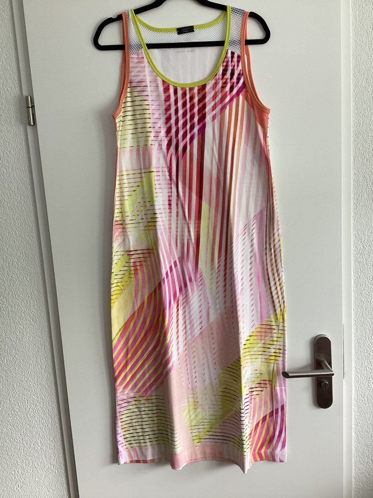 Marccain(Marc Cain) jurk in maat 6, Kleding | Dames, Ophalen of Verzenden, Nieuw, Maat 42/44 (L), Knielengte