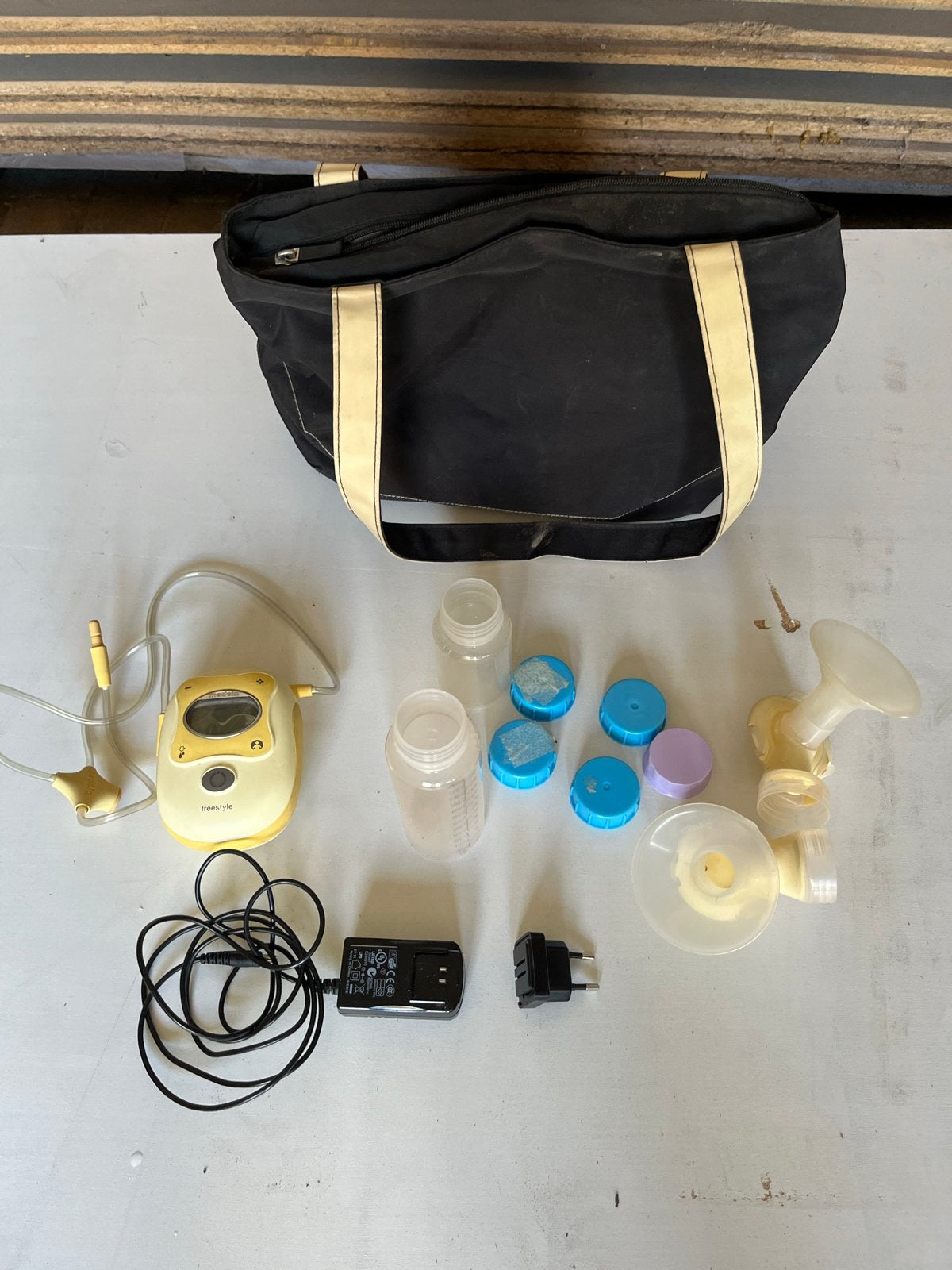 Medela Freestyle kolfapparaat met accessoires en tas, Ophalen, Gebruikt