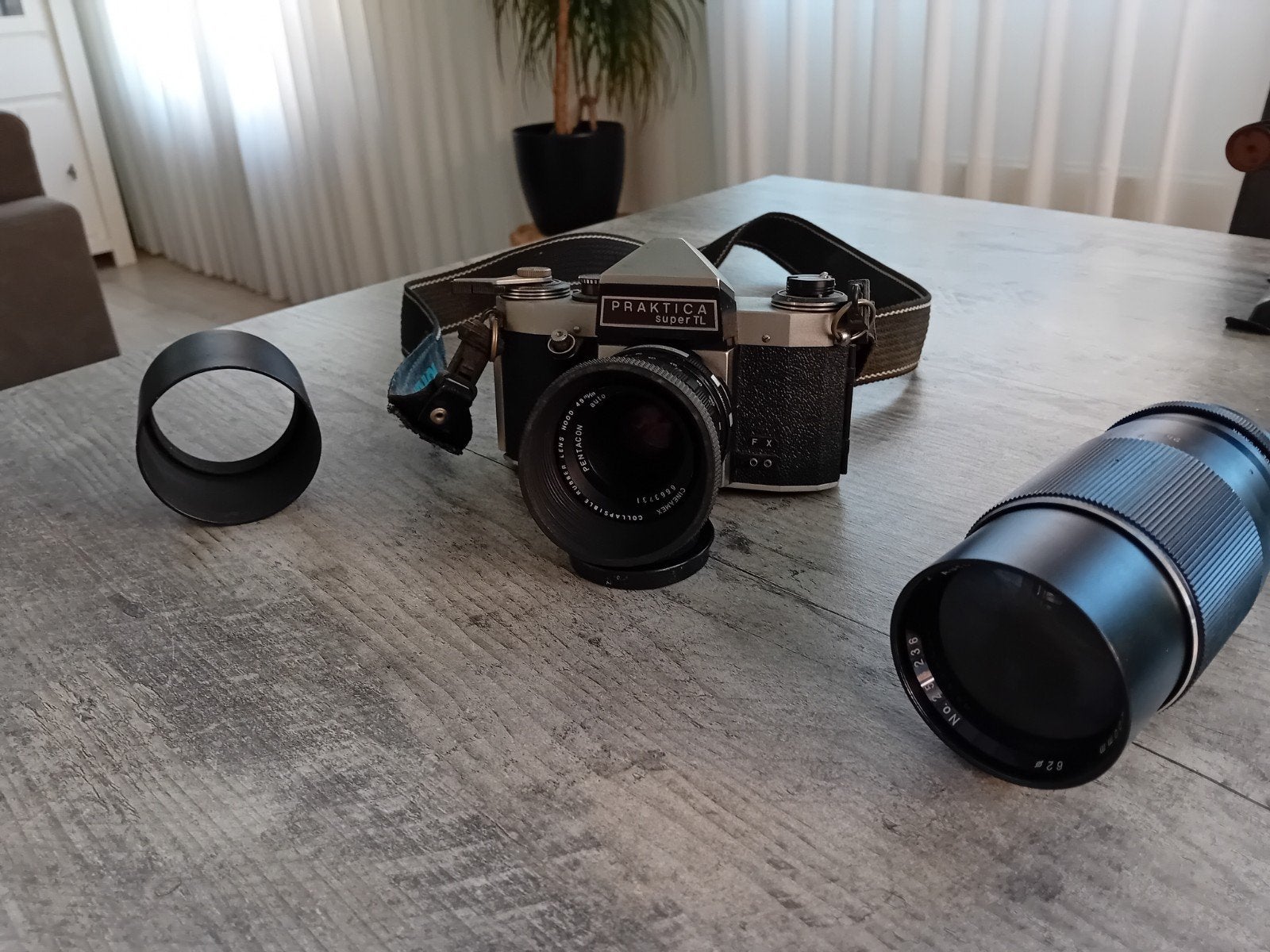 Praktica Super TL Spiegelreflexcamera met twee lenzen, Audio, Tv en Foto, Ophalen of Verzenden, Gebruikt, Spiegelreflex, Overige Merken