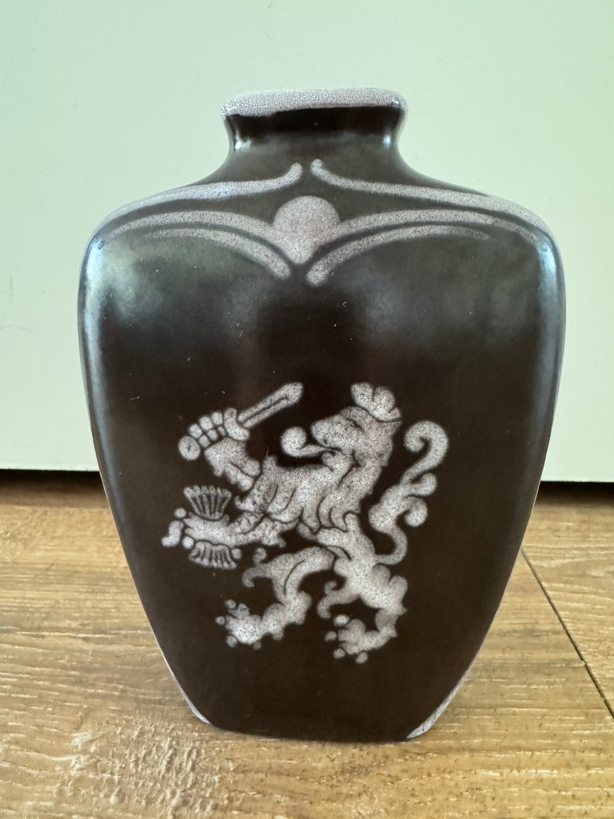 regeringsjubileumvaas van Koningin Wilhelmina uit 1938, Ophalen of Verzenden, Gebruikt, Nederland, Servies