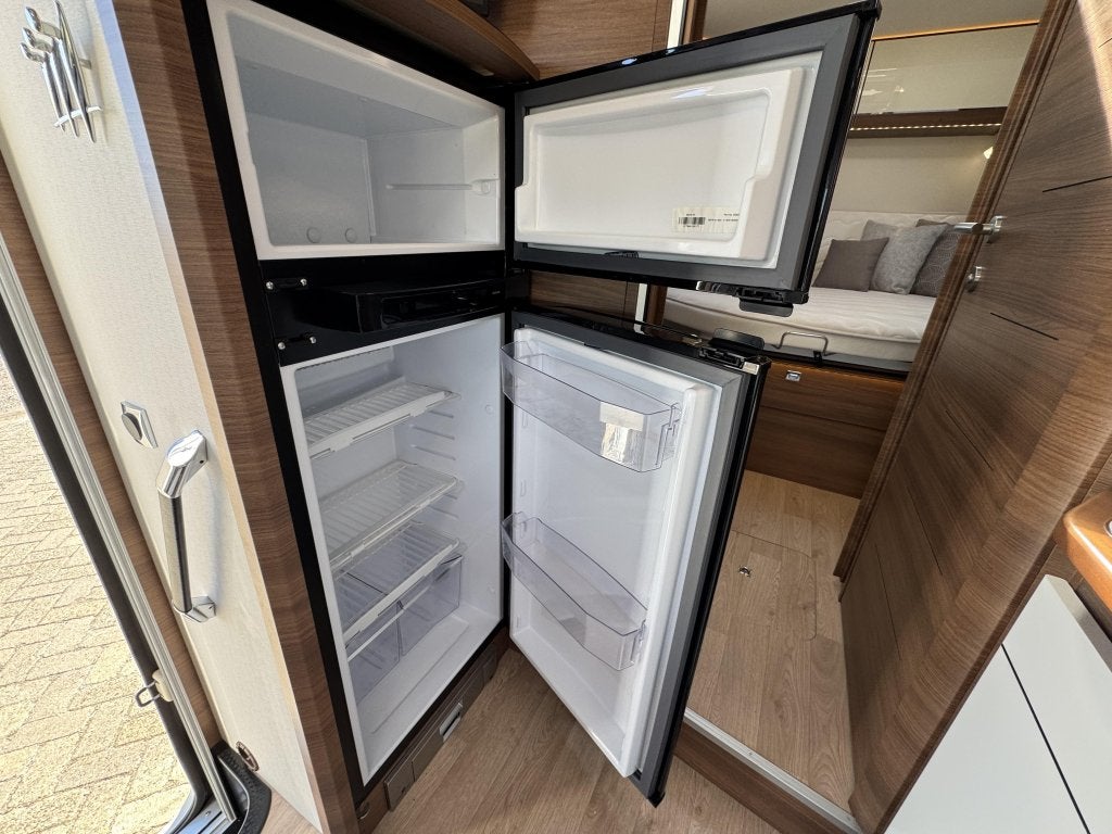 Foto 19 van Rapido Ultimate Line 696 F Automaat Heavy Chassis Keyless go