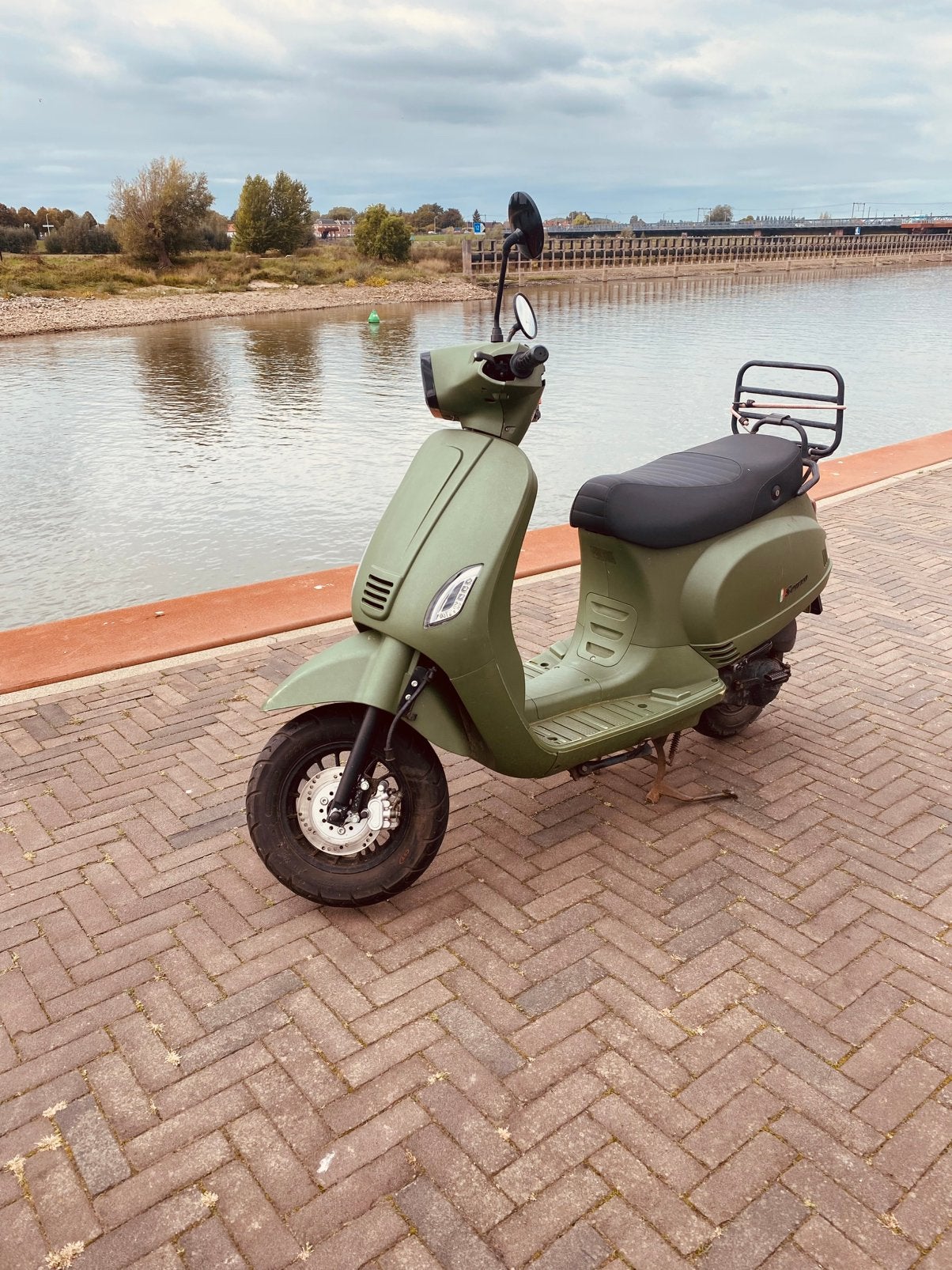 Vespa look senzo rivalux snorscooter, Ophalen, Gebruikt, Benzine