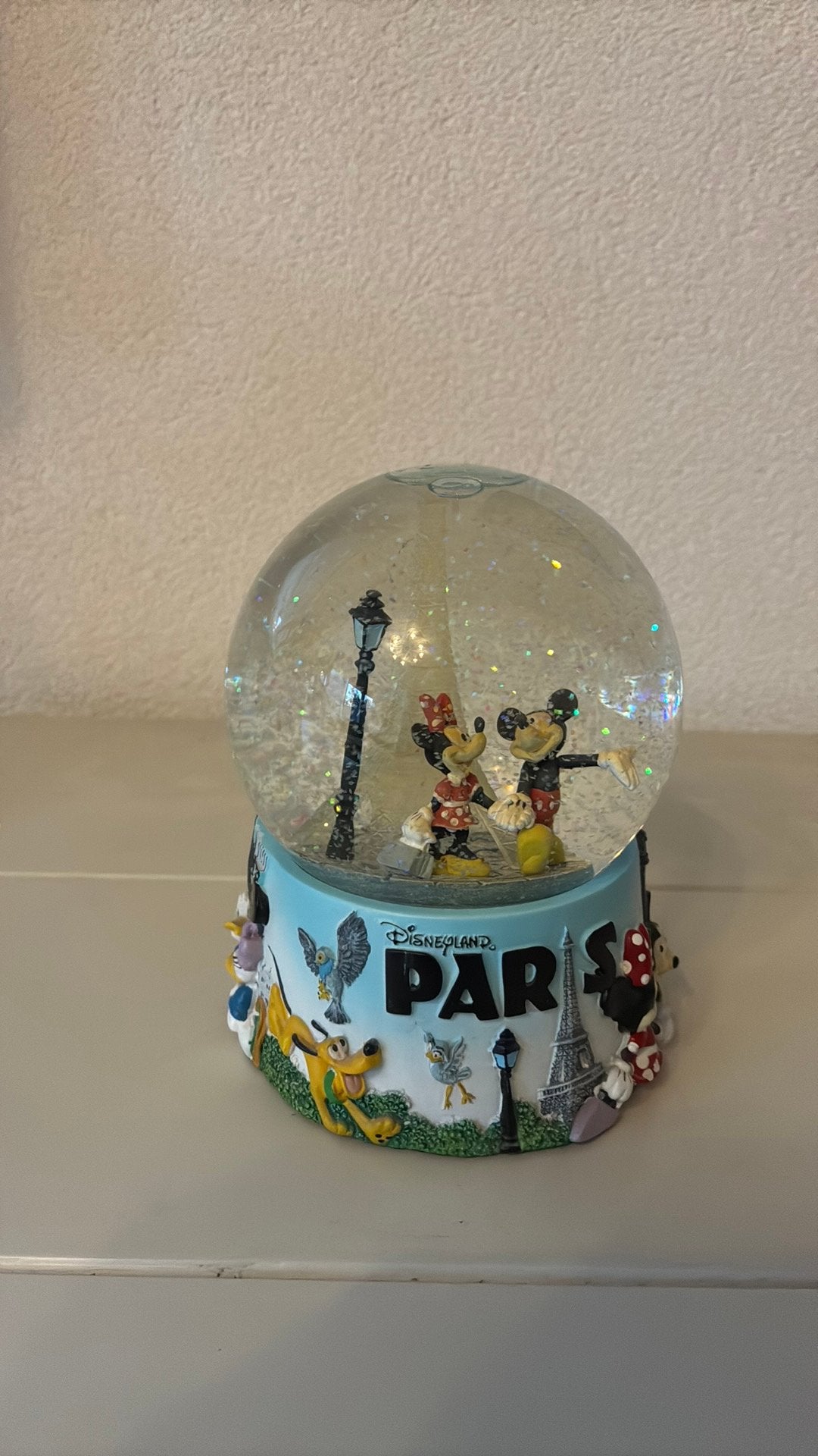 Disney sneeuwbal/snow globe Mickey en Minnie Mouse, Ophalen of Verzenden, Mickey Mouse, Gebruikt, Beeldje of Figuurtje