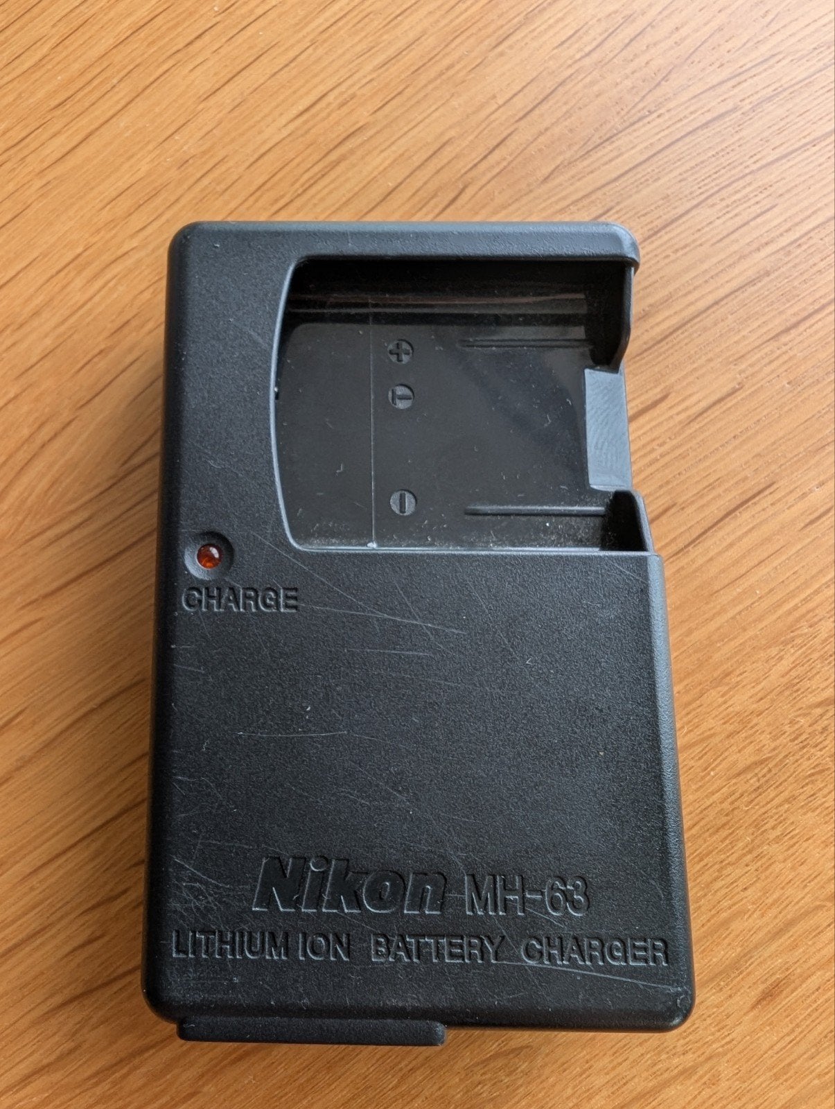 Nikon MH-63 accu lader, Audio, Tv en Foto, Fotografie | Accu's en Batterijen, Ophalen of Verzenden, Gebruikt, Nikon, Acculader