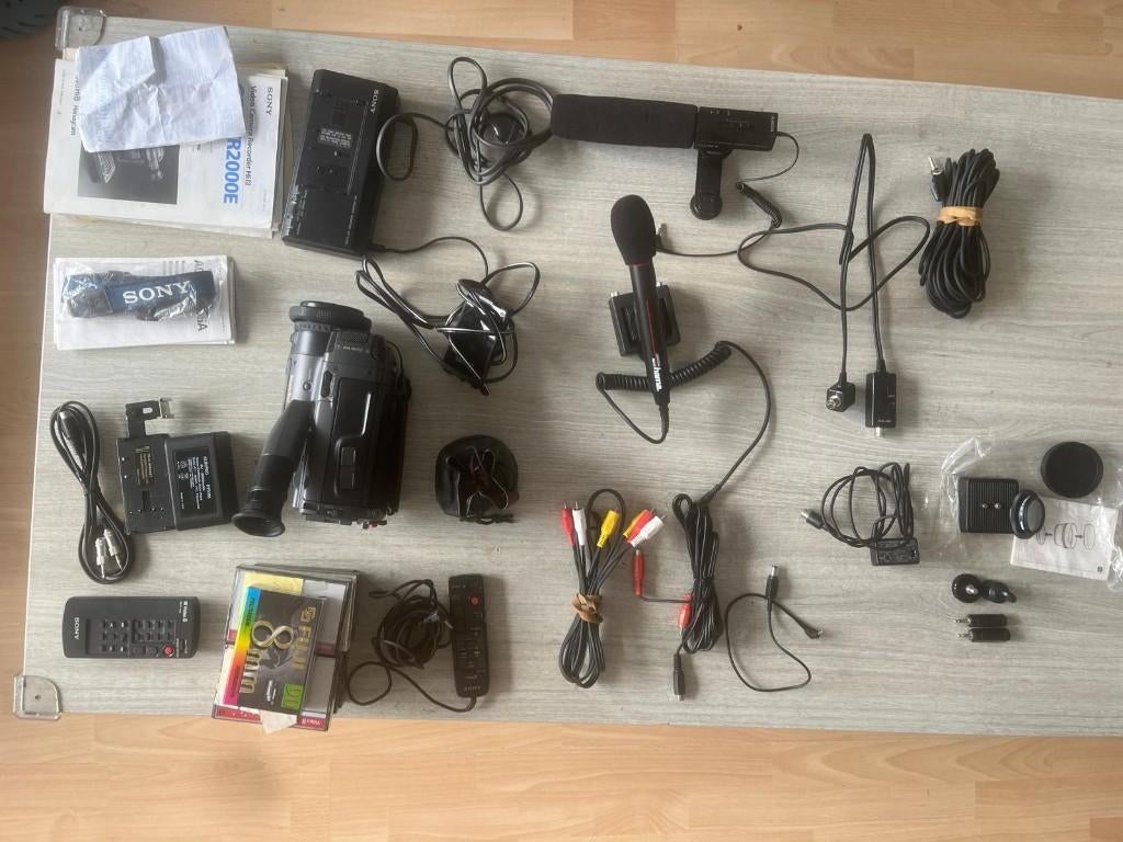 Sony CCD-TR2000E (Vintage camera perfecte staat ), Audio, Tv en Foto, Fotocamera's Digitaal, Ophalen, Zo goed als nieuw, Sony
