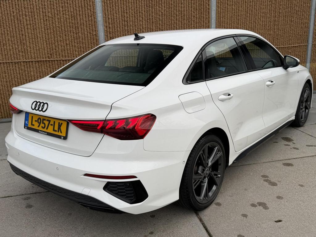 Audi A3 Limousine 30 TFSI S edition Automaat | Stoelverwarmi, Gebruikt, Wit, Bedrijf, 3 cilinders