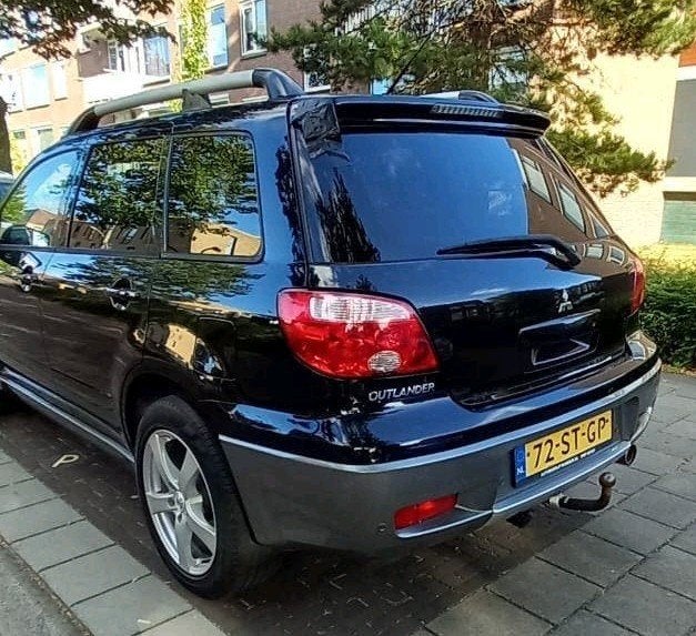 Foto 7 van Mitsubishi Outlander 2.0 MPI 2WD 2006 Zwart