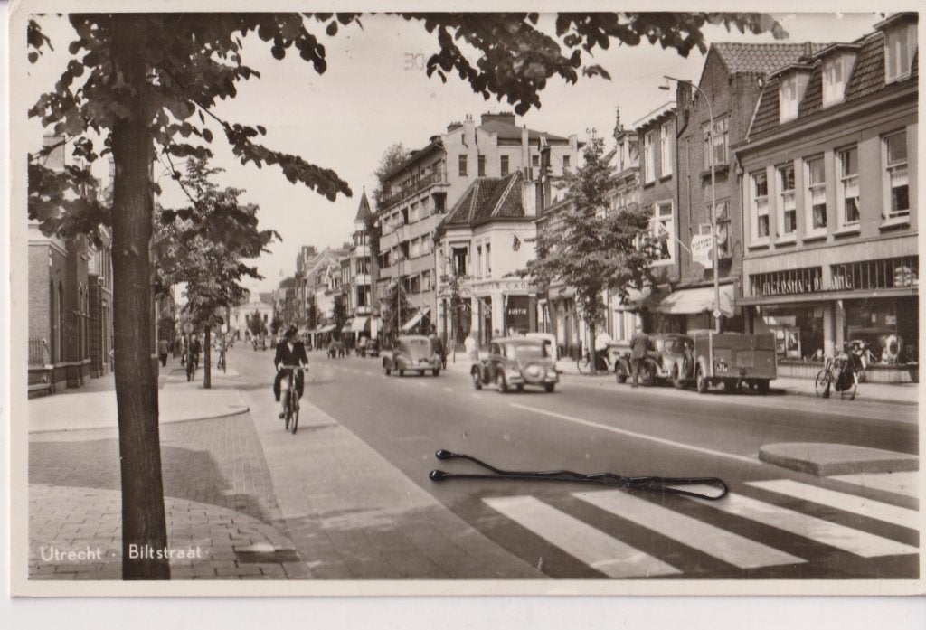 Utrecht, Biltstraat met auto's, Ophalen of Verzenden, 1940 tot 1960, Gelopen, Utrecht