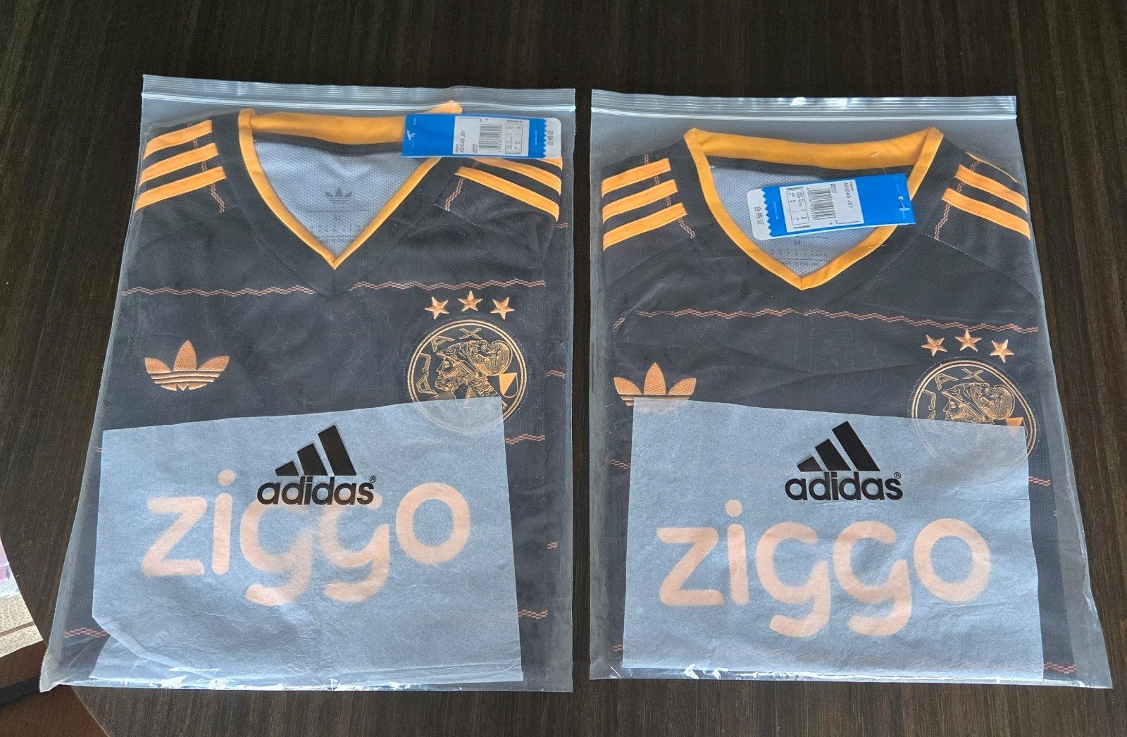 Ajax uitshirt - Nieuw in verpakking, Maat 52/54 (L), Zwart, Nieuw, Ophalen of Verzenden
