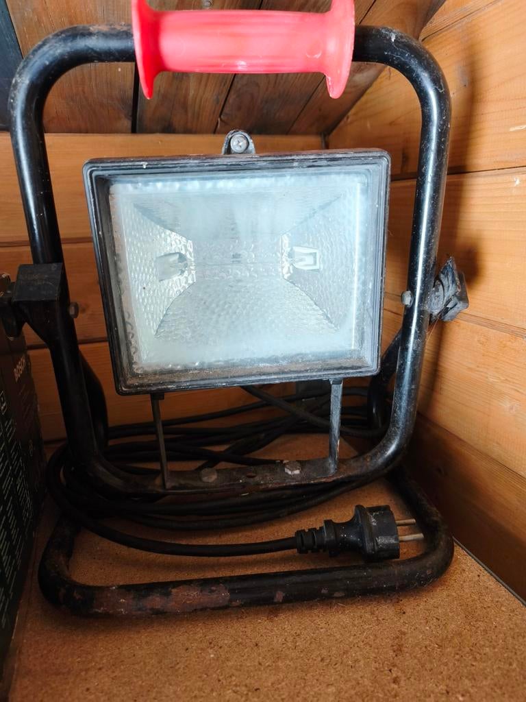 Bouwlamp met handvat, Ophalen