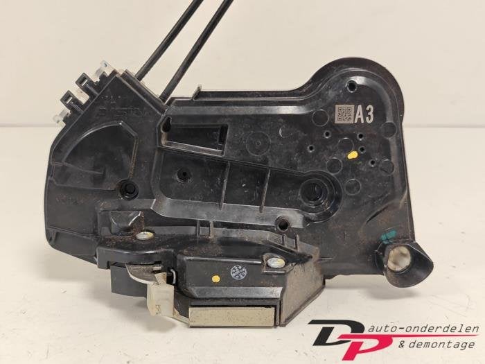 Deurslot Mechaniek 4Deurs links-voor van een Peugeot 108, Gebruikt, -, -, Ophalen of Verzenden