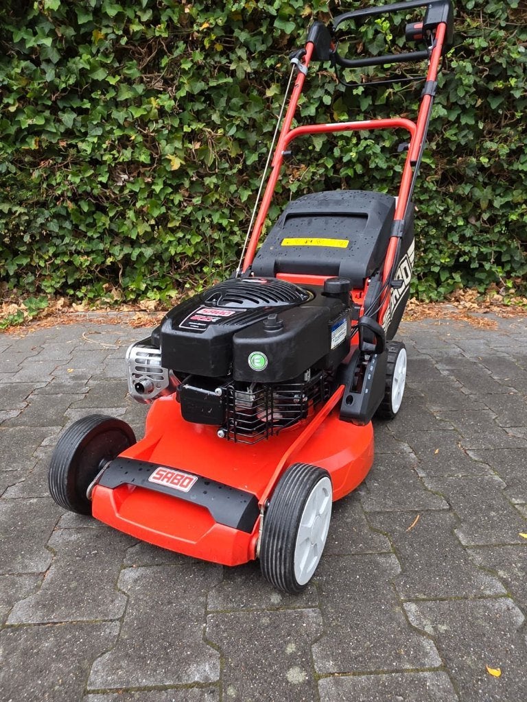 Sabo 47 grasmaaier met aandrijving Briggs Stratton benzine, Tuin en Terras, Grasmaaiers, Cirkelmaaier, Gebruikt, Opvangbak, Benzine-grasmaaier