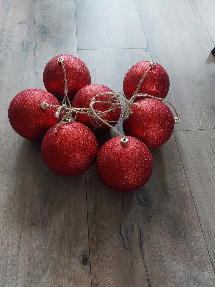 Onbreekbare kerstballen, Ophalen