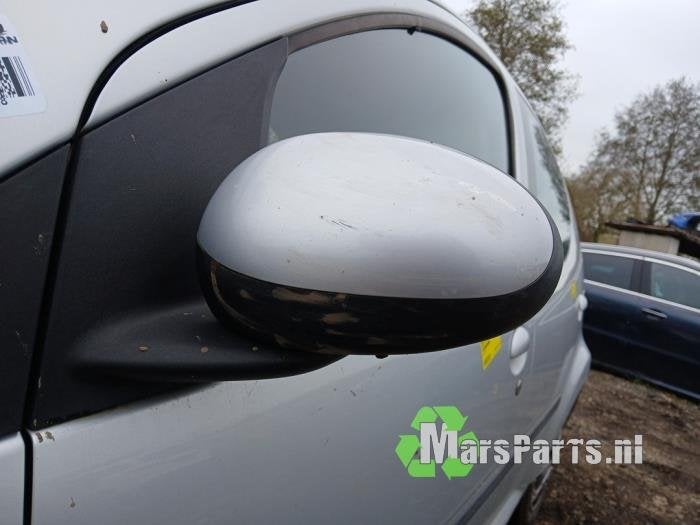 Buitenspiegel links van een Peugeot 107, Gebruikt, -, -, Ophalen of Verzenden