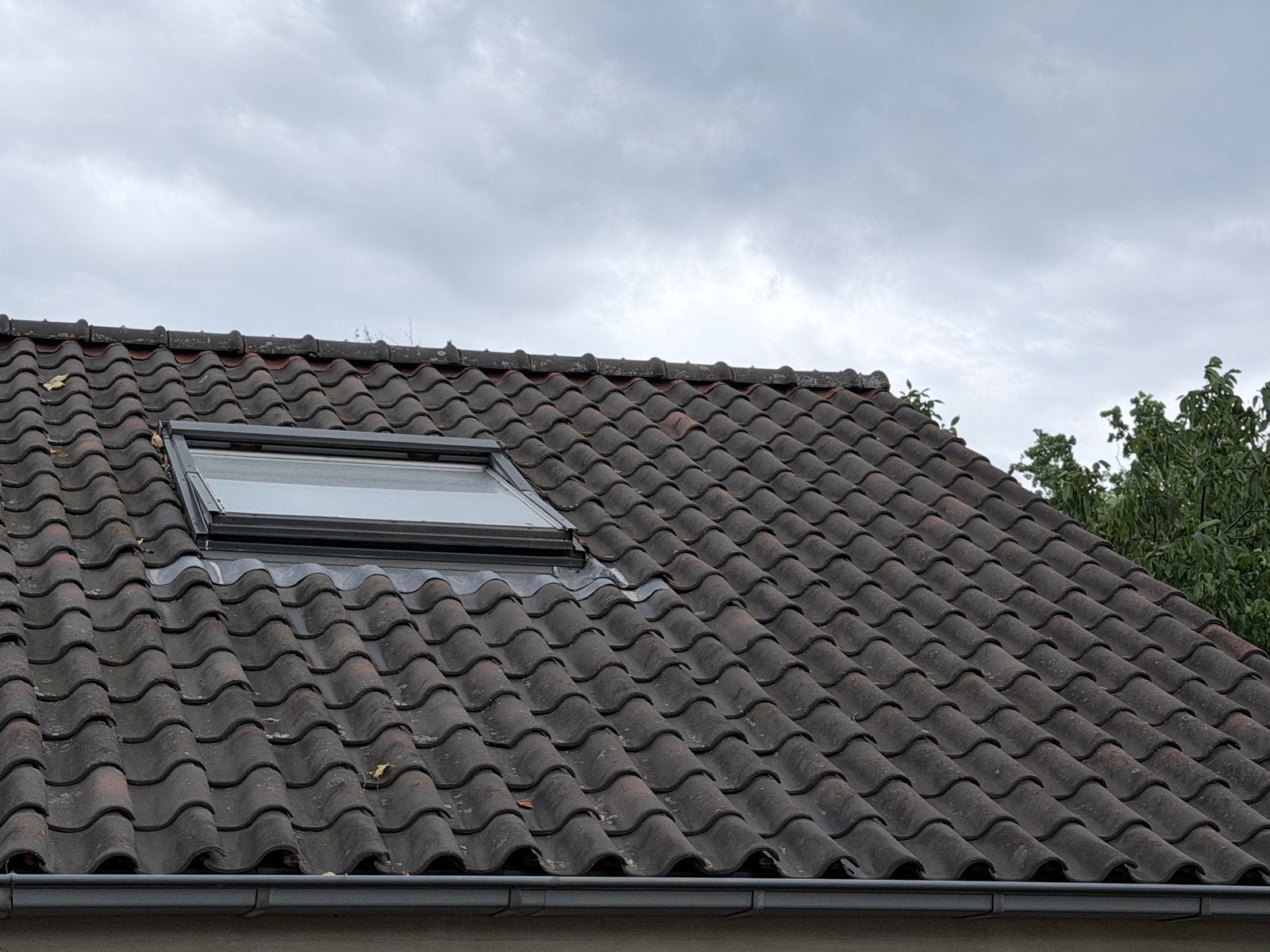 Paul Teeuwen ovh dakpannen circa 2300 stuks, Ophalen, Gebruikt, 15 m² of meer, Dakpannen