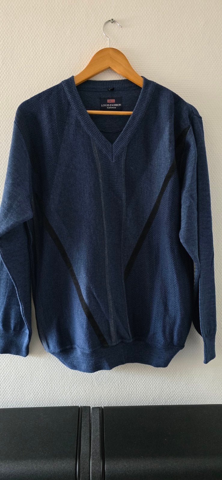 Louis Fashion Knitwear V-hals trui maat 48, Ophalen of Verzenden, Zo goed als nieuw, Maat 48/50 (M), Blauw