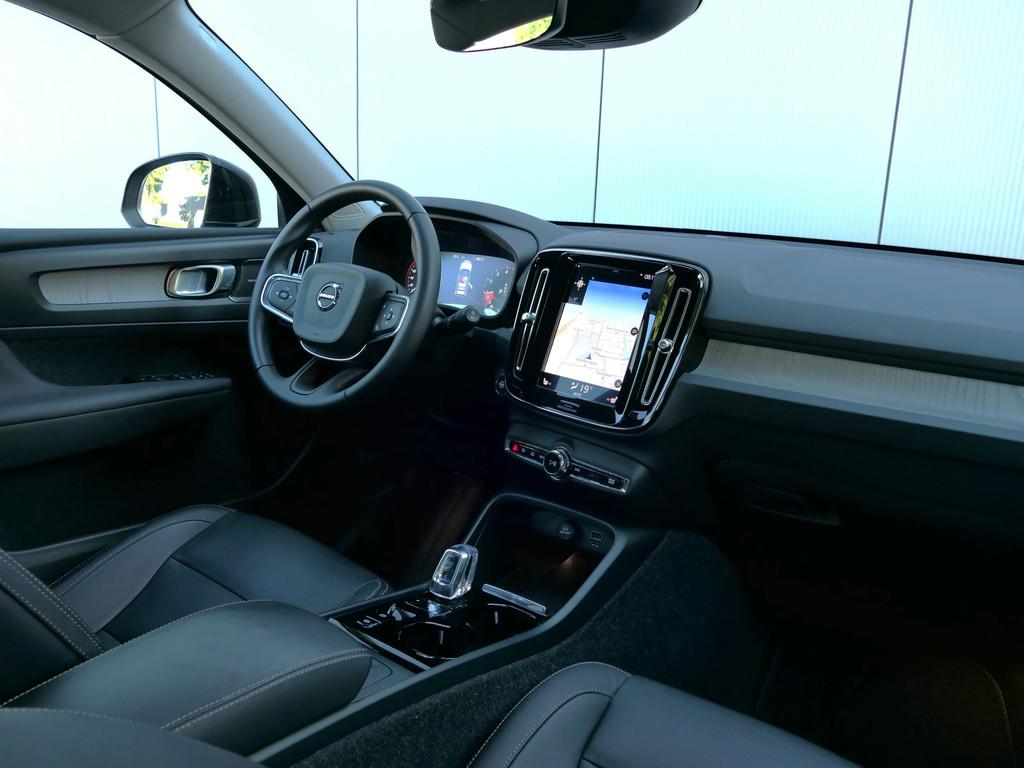 Volvo XC40 T3 AUT Inscription 12MND garantie / Harman Kardon, Auto's, Gebruikt, Zwart, Bedrijf, 165 pk