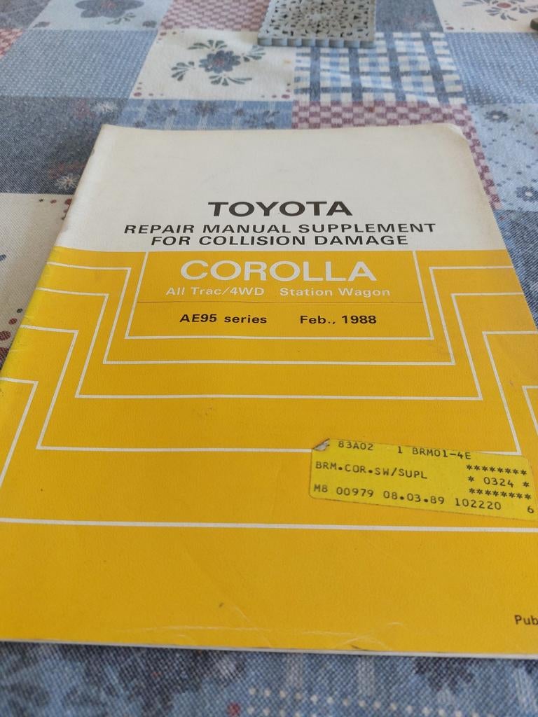 REPAIR MANUAL FOR COLLISION DAMAGE TOYOTA COROLLA AE95 4WD, Ophalen of Verzenden