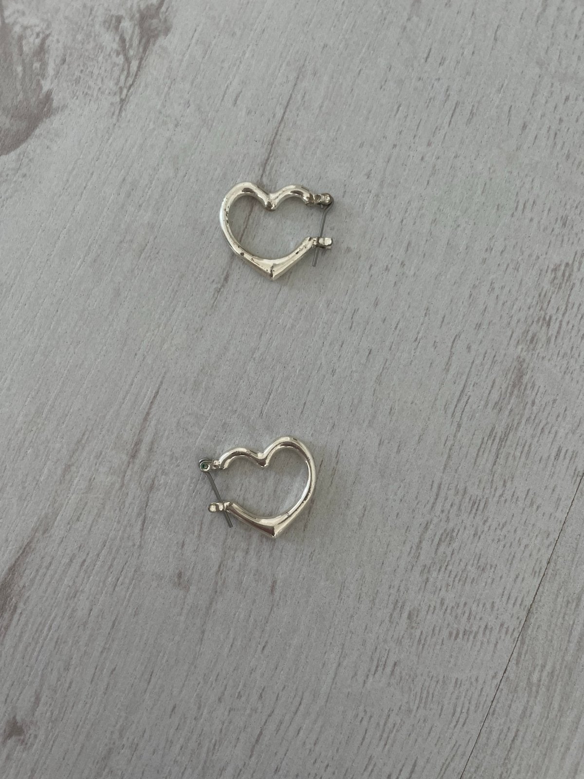 Zilverkleurige hartjes oorbelletjes, Ophalen, Gebruikt, Zilver, Hangers