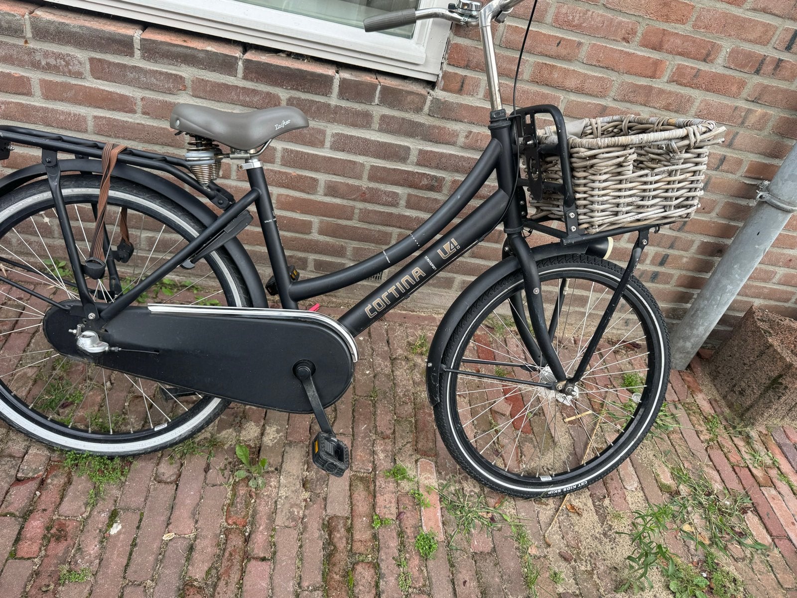 Cortina fiets 24 inch met slot en mand, Fietsen en Brommers, Fietsen | Meisjes, Ophalen, Terugtraprem, Versnellingen, Gebruikt