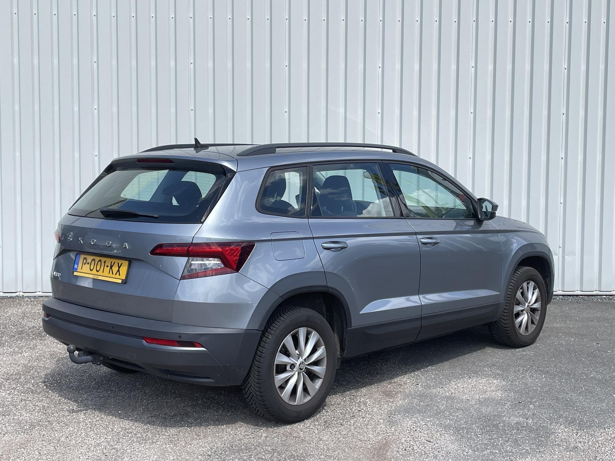 Skoda Karoq 1.5 TSI ACT Business Edition | Trekhaak | Parkee, Stof, 4 cilinders, Karoq, Bedrijf