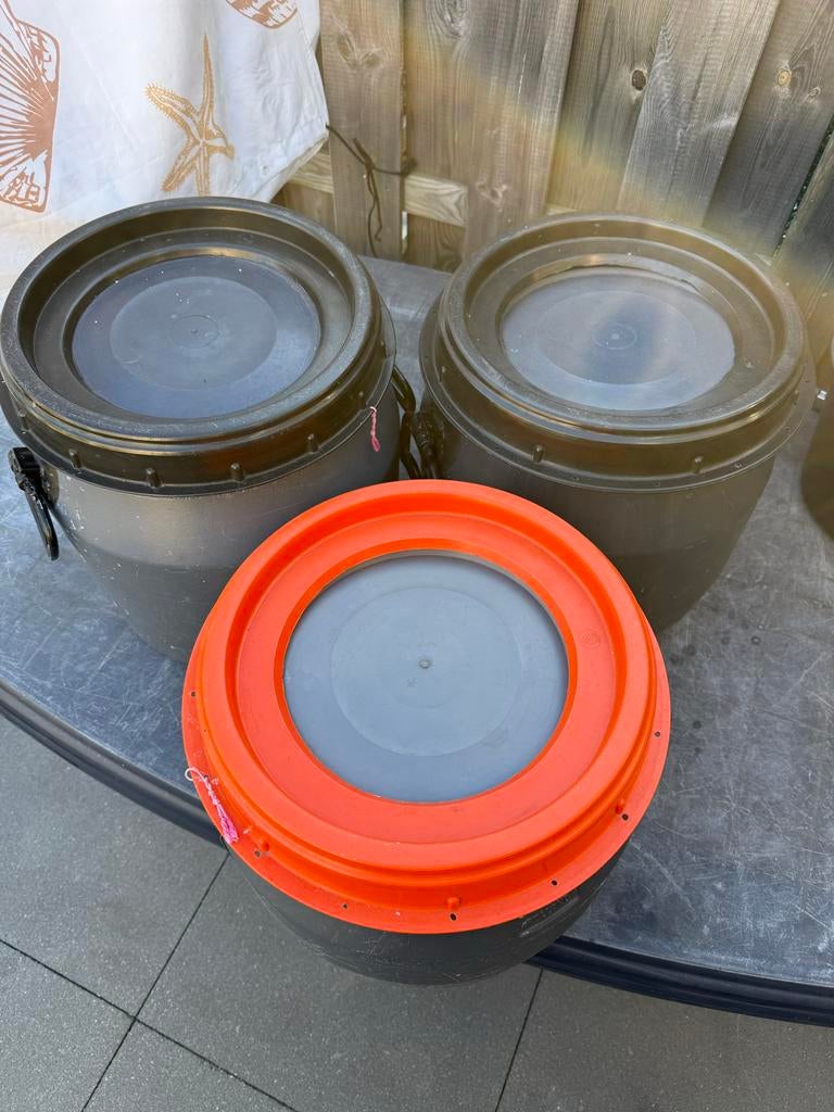 3x Waterdichte Tonnen - Ideaal voor Opslag en Outdoor, Ophalen, Gebruikt