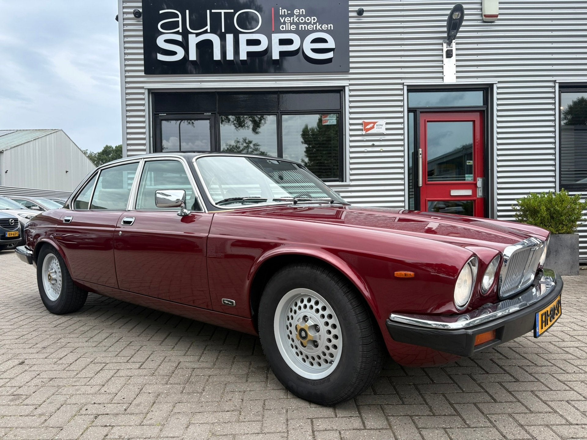 Jaguar XJ 5.3 V12 HE -ORIGINEEL NEDERLANDS-WEGENBELASTING VR, Auto's, Jaguar, Automaat, Gebruikt, Beige, 12 cilinders