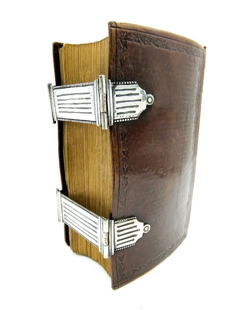 18e Eeuwse Bijbel met zilveren sloten, 1797 / 1815, Antiek en Kunst, Verzenden, Bijbel