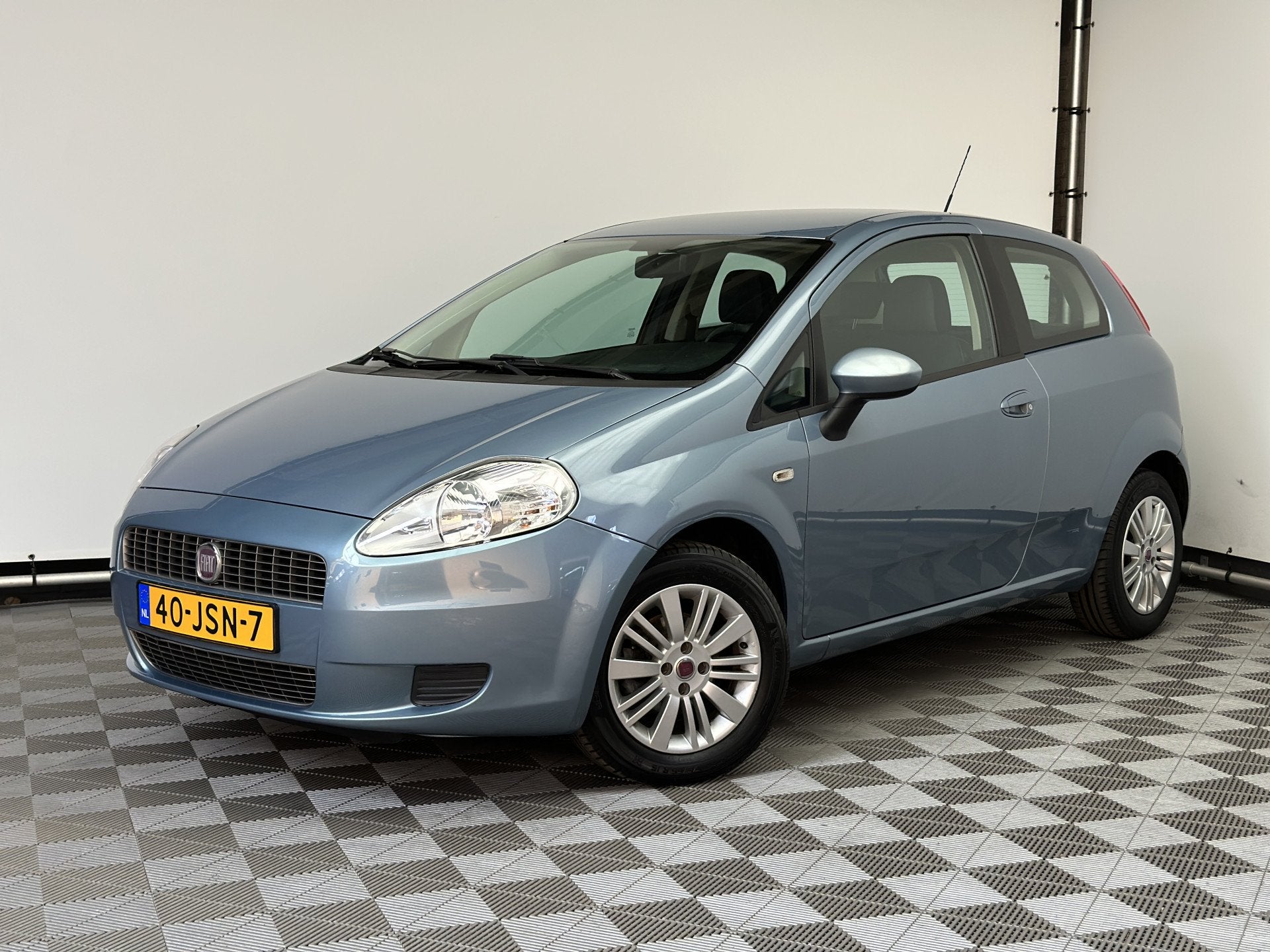 Fiat Grande Punto 1.2 Edizione Lusso 3-drs Airco LM15" NL Au, Auto's, Voorwielaandrijving, Stof, 4 cilinders, Met garantie (alle)