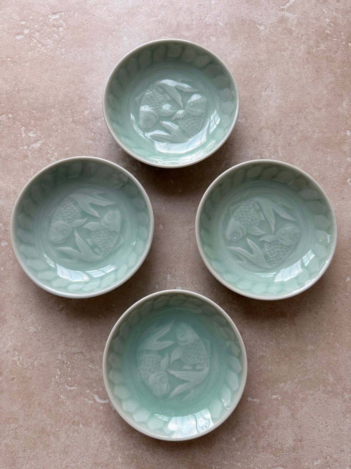 4 Chinese Longquan celadon schaaltjes – dubbel vismotief, Ophalen of Verzenden