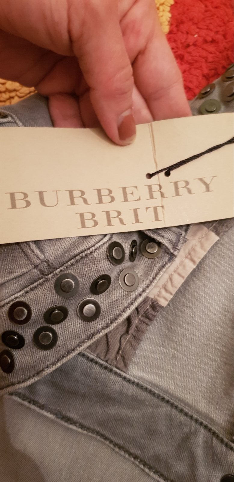 Nieuwe Burberry Brit Dames Rok - Grijs met studs, Kleding | Dames, Rokken, Maat 38/40 (M), Nieuw, Ophalen of Verzenden, Knielengte