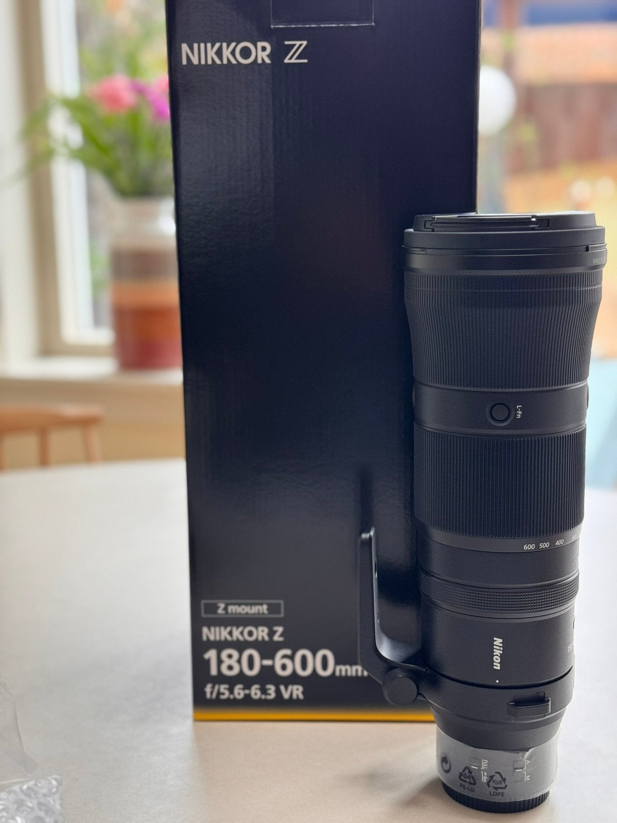 Nikon Z 180-600 mm f/5.6-6.3 VR - nieuwstaat, Ophalen of Verzenden, Zo goed als nieuw, Telelens