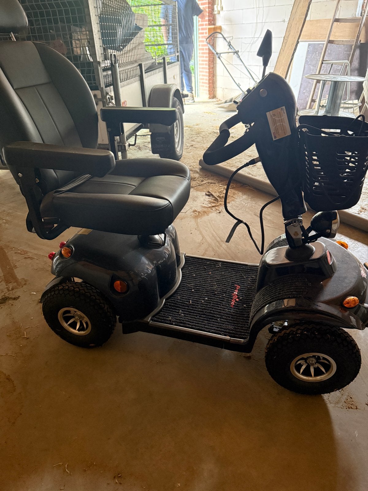 Te koop aangeboden 4 wielege scootmobiel, Diversen, Brommobielen en Scootmobielen, Ophalen, Zo goed als nieuw, 16 km/u of meer