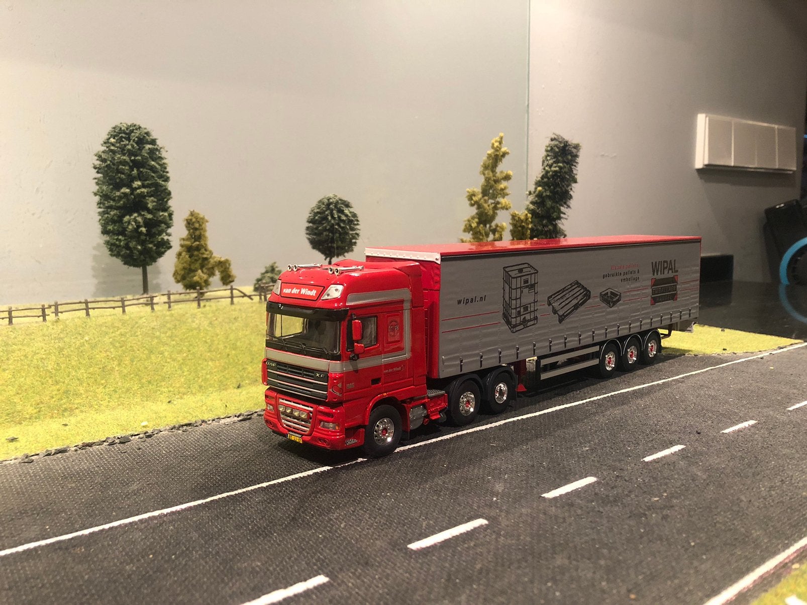 Daf XF105 met tautliner van der Windt, Ophalen of Verzenden, Zo goed als nieuw, Bus of Vrachtwagen, Tekno