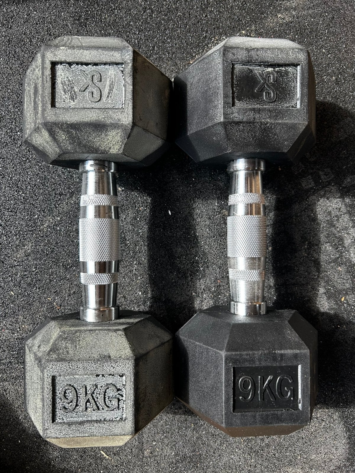 Hexa Dumbells set 9 kg (verkleurd maar zijn nieuw), Ophalen, Nieuw, Dumbbell