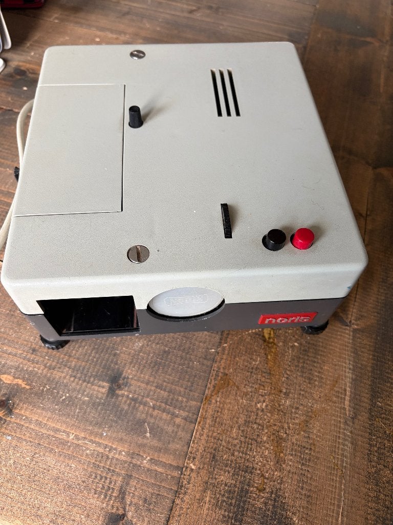 Diaprojector Noris, Audio, Tv en Foto, Diaprojectors, Ophalen of Verzenden, Gebruikt