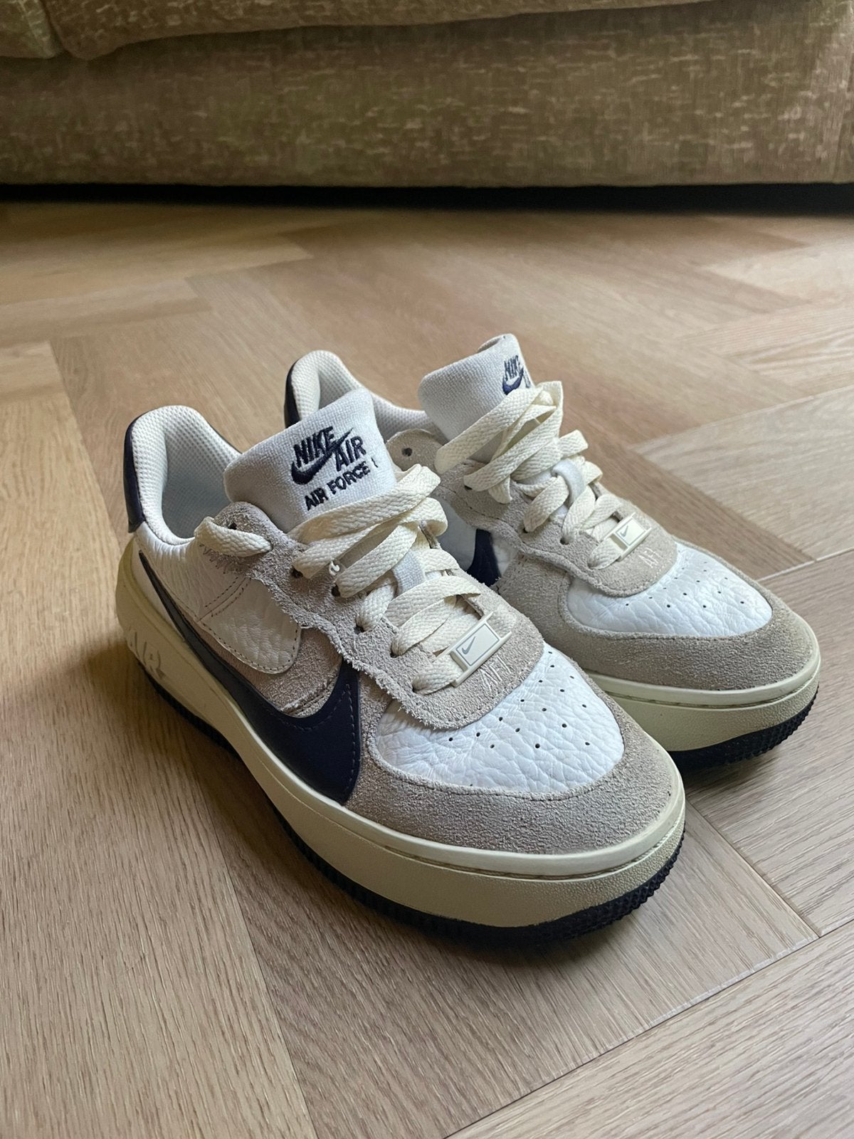 Sneakers Nike air force one shadow leer/suede maat 36,5, Kleding | Dames, Schoenen, Ophalen of Verzenden, Zo goed als nieuw, Wit