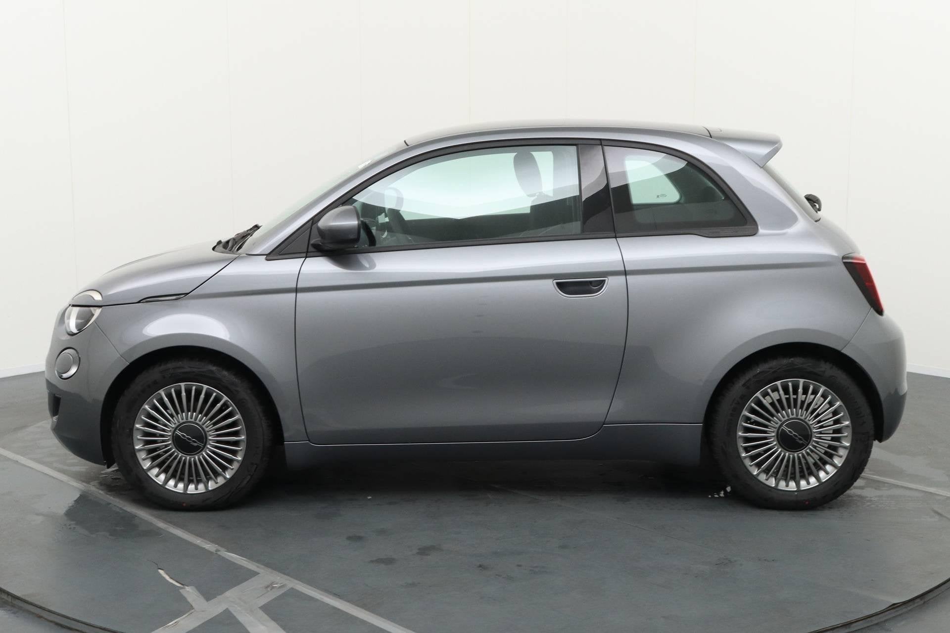 Fiat 500 e Icon 24 kWh | BTW | Nieuw | CarPlay |, Auto's, Fiat, Stof, Gebruikt, Zwart, 95 pk