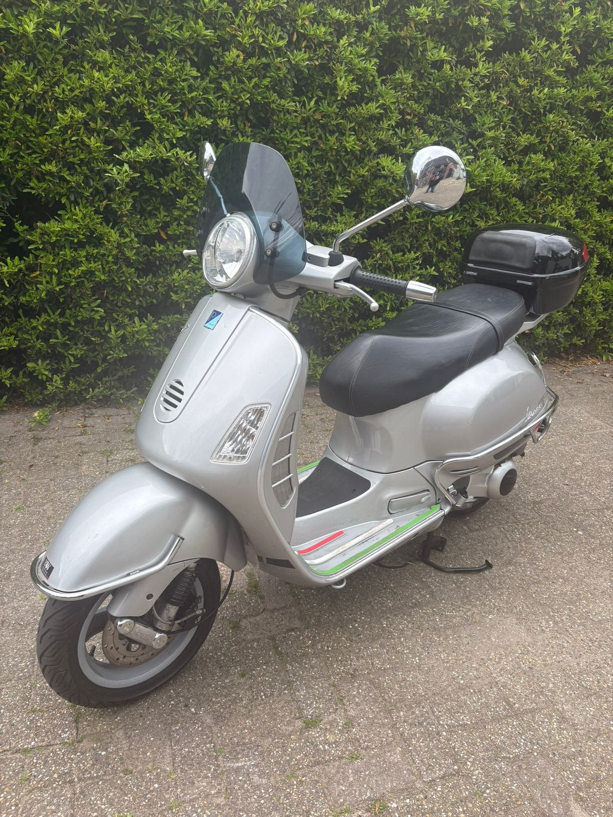 Vespa GT 200cc  ( Nette & goed onderhouden scooter! ), Ophalen, Benzine