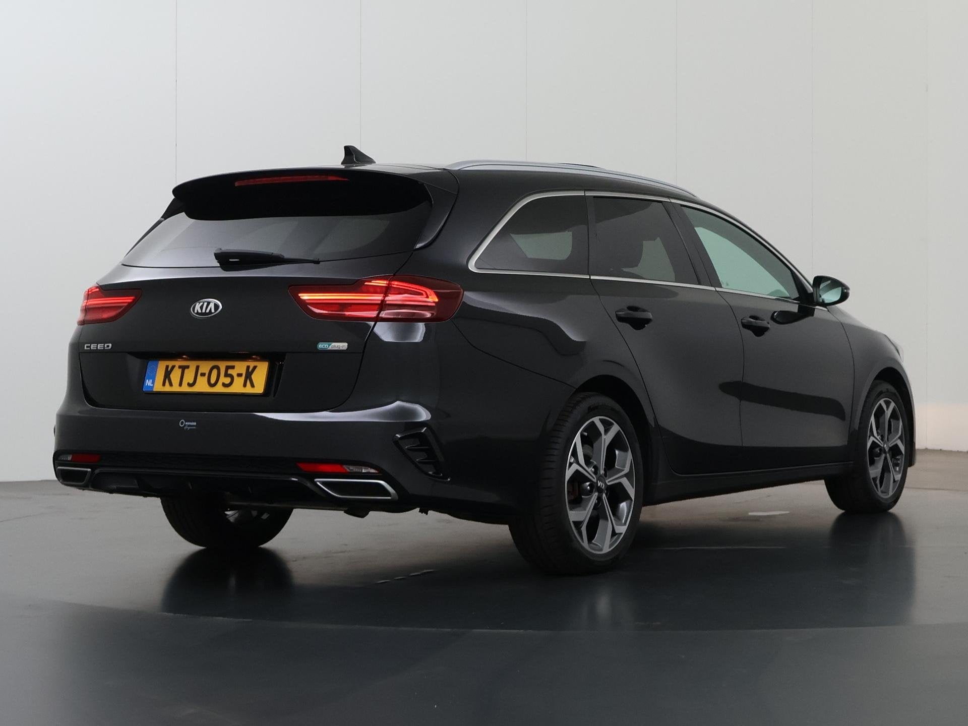 Kia Ceed Sportswagon 1.6 GDI PHEV ExecutiveLine | Tekhaak |, Gebruikt, Zwart, Lichtsensor, Geïmporteerd