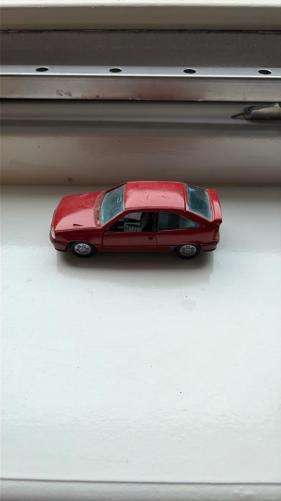 Opel kadett gsi, Hobby en Vrije tijd, Modelauto's | 1:43, Ophalen of Verzenden, Gebruikt, Auto, Gama