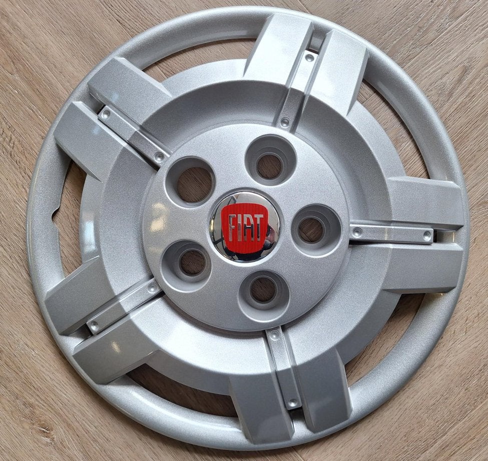 Wieldop Fiat Ducato rood 16 inch (onder wielbouten) (per, Buurserstraat 15 A, 7481 EG,Haaksbergen, Ophalen of Verzenden, Info@123CamperOnderdelen.nl