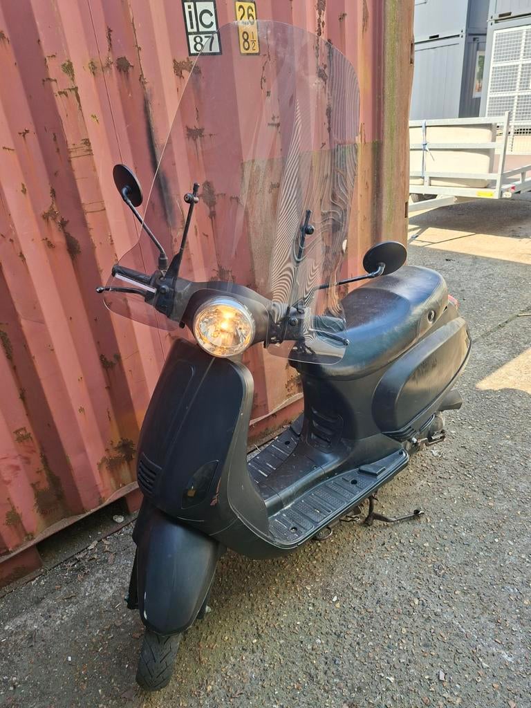 Mooie scooter te koop!!, Fietsen en Brommers, Ophalen of Verzenden, Benzine, Overige merken