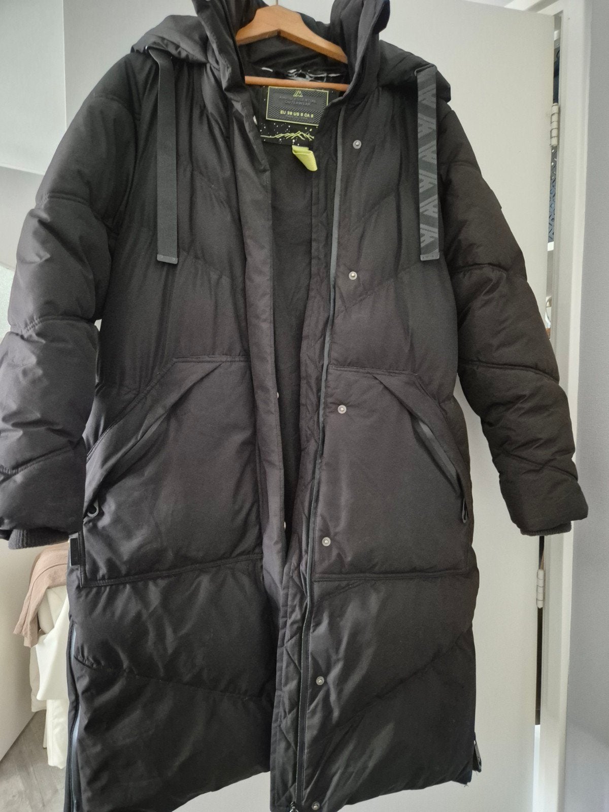 Lange zwarte winterjas Amisu Essential Outerwear, Maat 38/40 (M), Amisu Essential Outerwear, Zwart, Ophalen of Verzenden