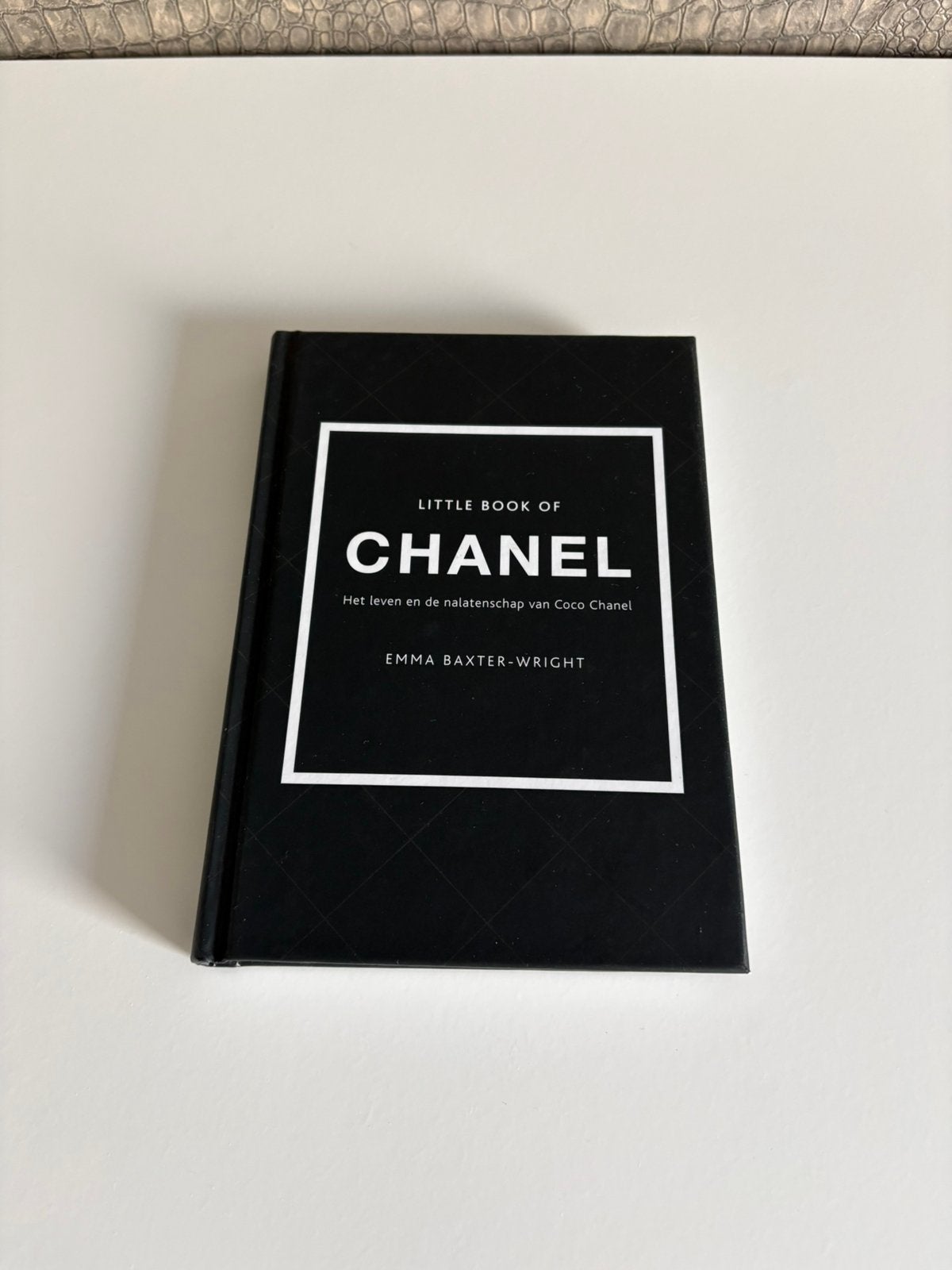 Lookbook - tafelboek Little book of Chanel - Nieuw, Ophalen of Verzenden, Nieuw, Mode algemeen