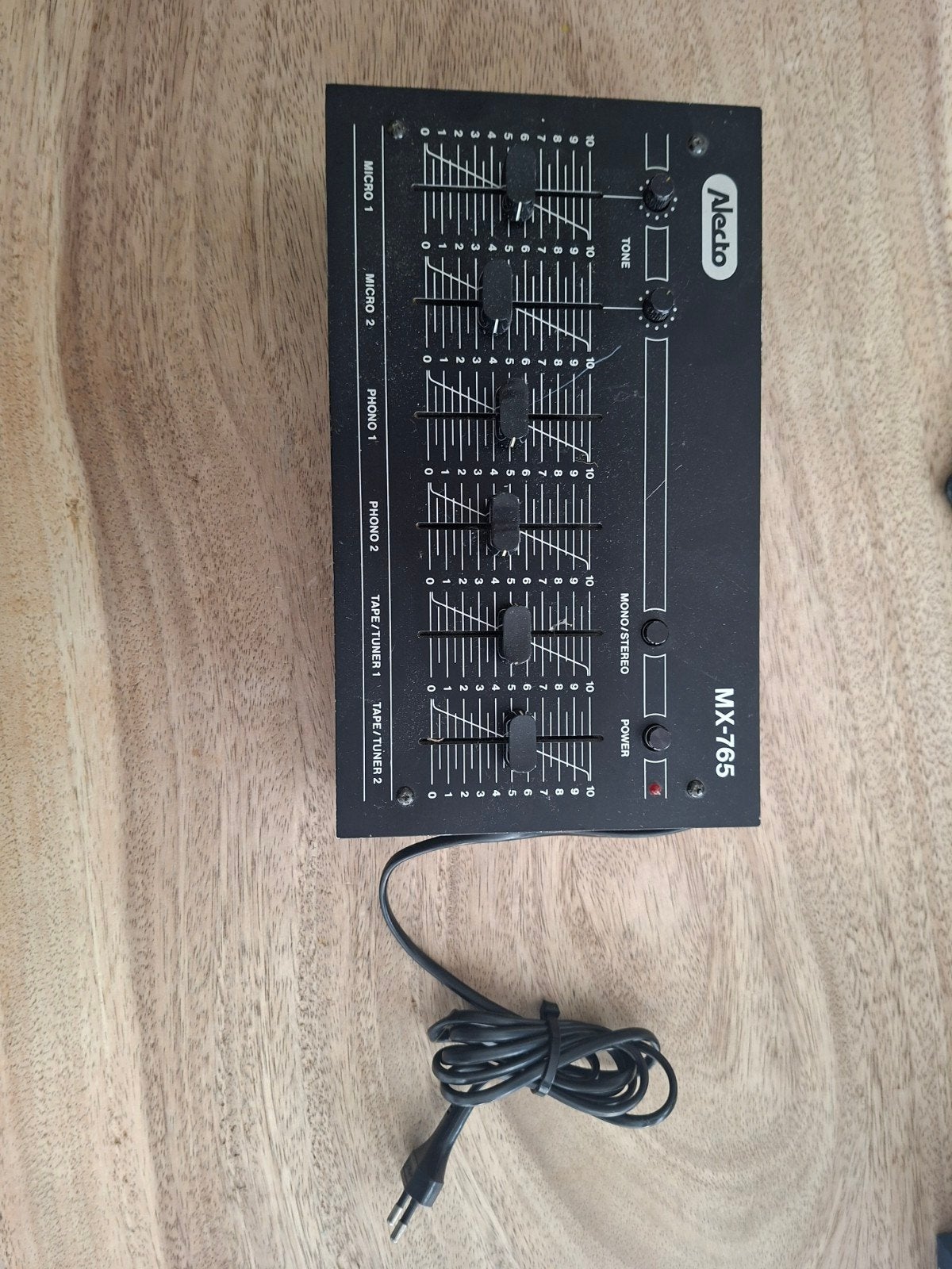 Alecto MX-765 Mixer - Audio Voorversterker, Ophalen of Verzenden, Gebruikt, Minder dan 5 kanalen, Microfooningang
