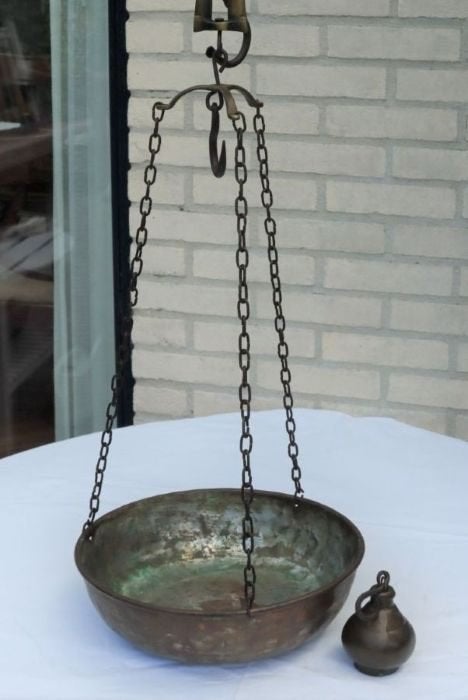 Antieke weegschaal van messing en geelkoper, Ophalen, Koper