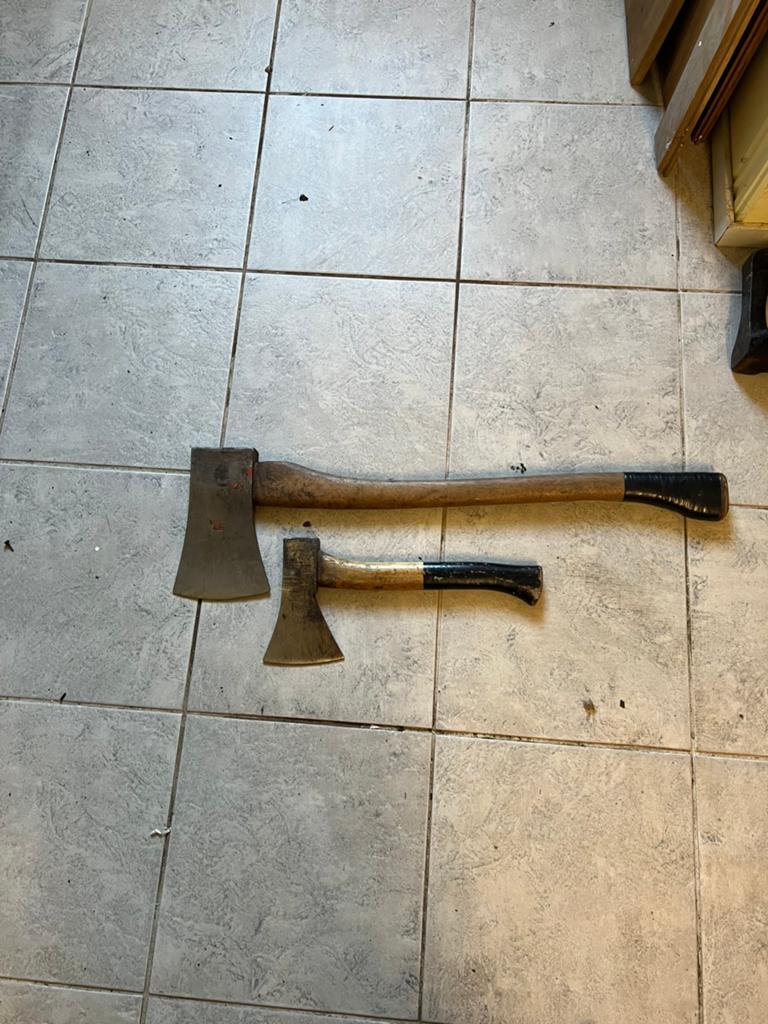2 oude scherpe bijl / bijlen, Antiek en Kunst, Antiek | Gereedschap en Instrumenten, Ophalen of Verzenden