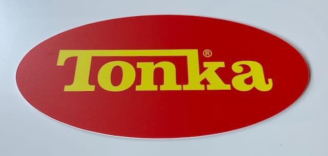 TONKA 37x18 cm  sign kunststof reclamebord, Verzamelen, Ophalen of Verzenden, Zo goed als nieuw, Auto's