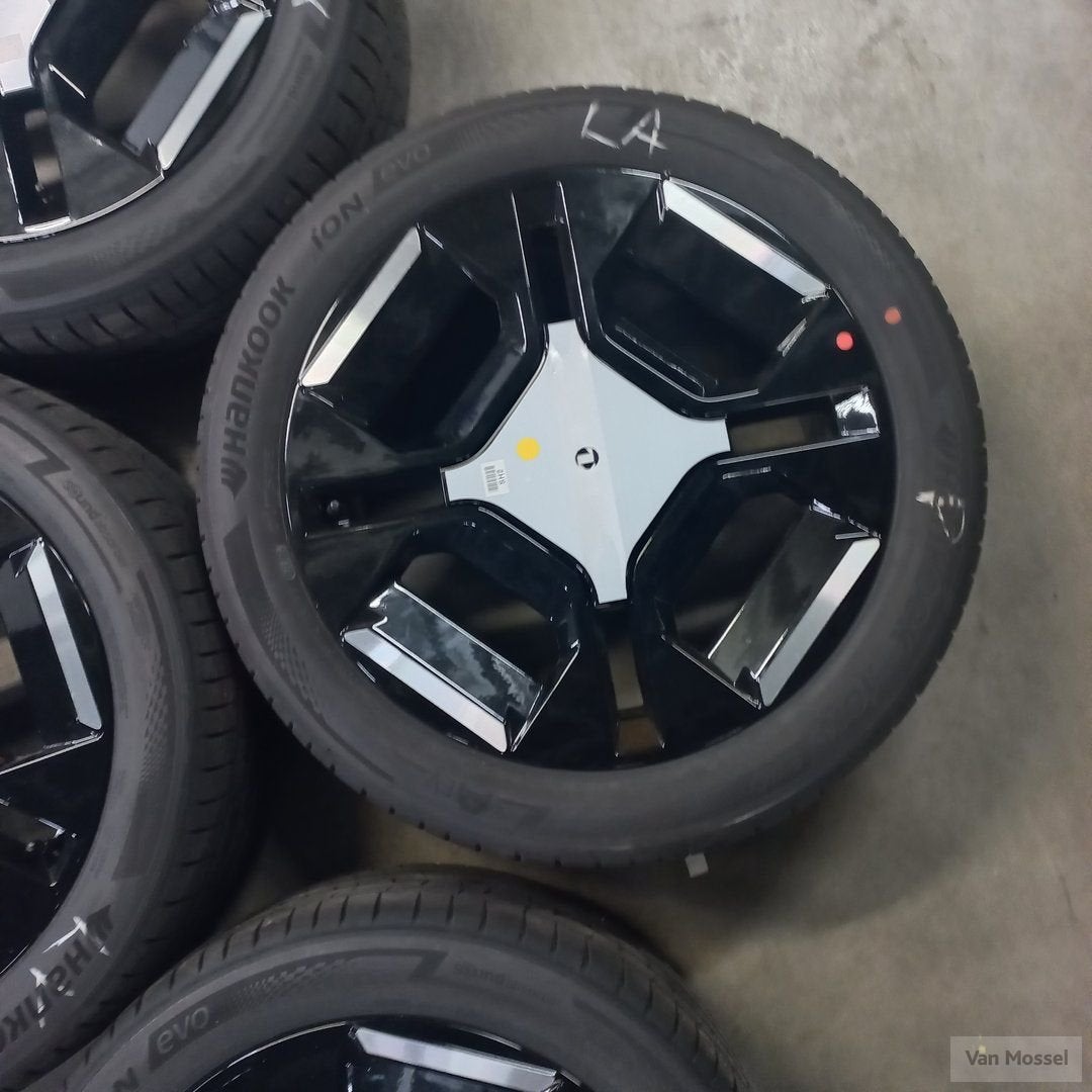 Kia EV3 Hankook Ion Evo 215/50/R19 97H, 19 inch, -, -, Banden en Velgen